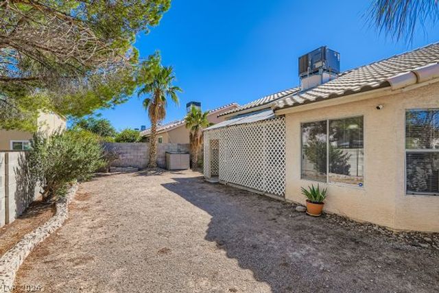 884 Cozy Valley Street, Henderson, NV 89015