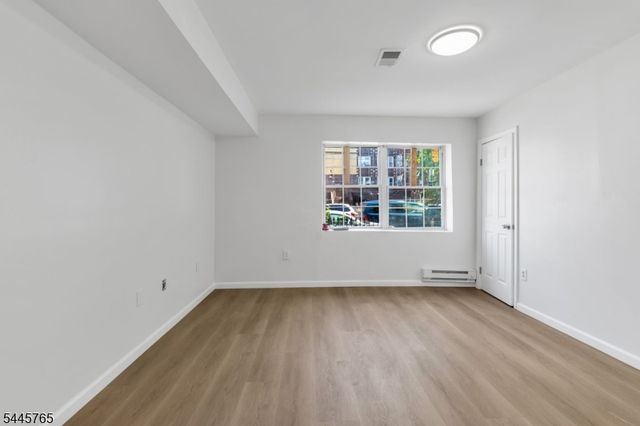 328 Hawthorne Ave, Newark City, NJ 07112