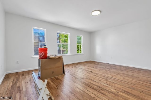 328 Hawthorne Ave, Newark City, NJ 07112