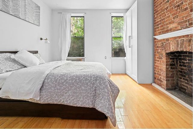 244 E 90th St Apt 2C, New York City, NY 10128