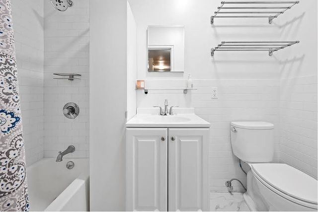 244 E 90th St Apt 2C, New York City, NY 10128