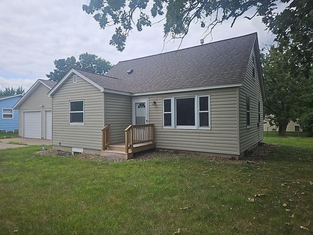 1131 80th Avenue NE, Spring Lake Park, MN 55432