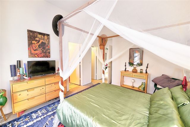 8257 Cactus Root Court, Las Vegas, NV 89129