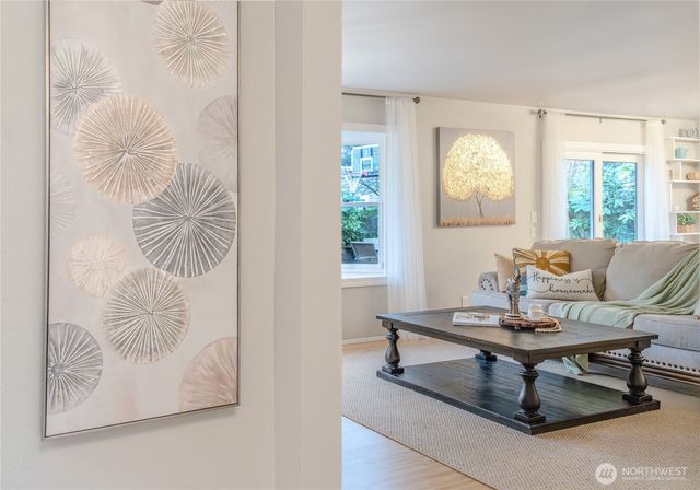 604 128 Avenue SE, Bellevue, WA 98005