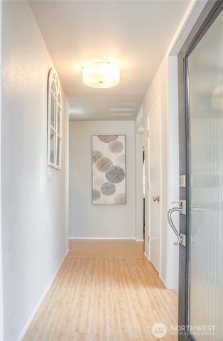 604 128 Avenue SE, Bellevue, WA 98005