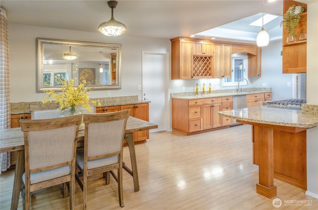 604 128 Avenue SE, Bellevue, WA 98005