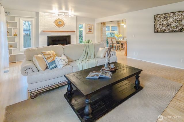 604 128 Avenue SE, Bellevue, WA 98005