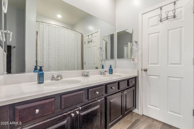 4136 W PALACE STATION Road, New River, AZ 85087