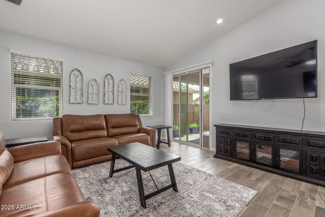 4136 W PALACE STATION Road, New River, AZ 85087