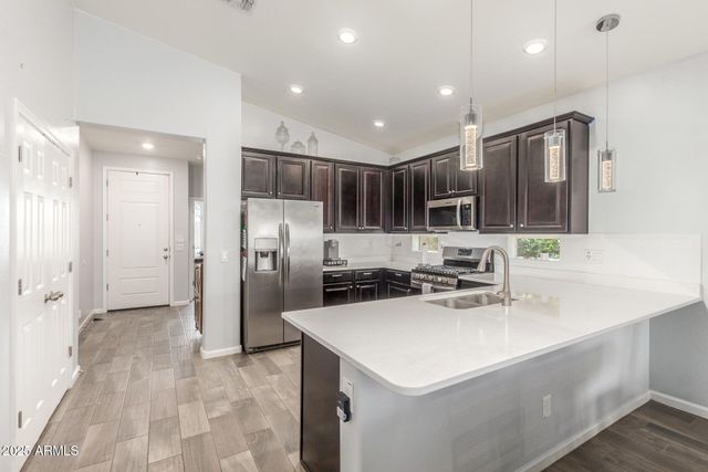 4136 W PALACE STATION Road, New River, AZ 85087