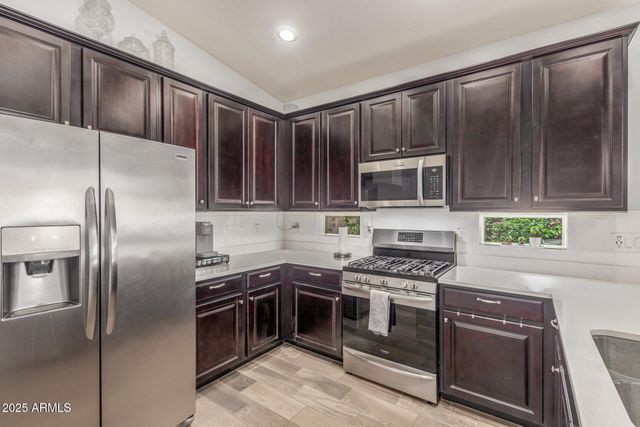 4136 W PALACE STATION Road, New River, AZ 85087