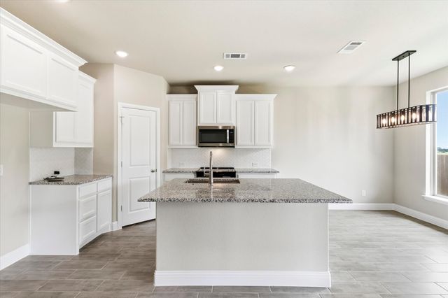 2110 Briarwood Drive, Bridgeport, TX 76426