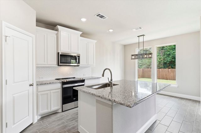 2110 Briarwood Drive, Bridgeport, TX 76426