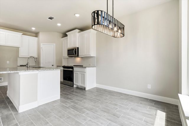 2110 Briarwood Drive, Bridgeport, TX 76426
