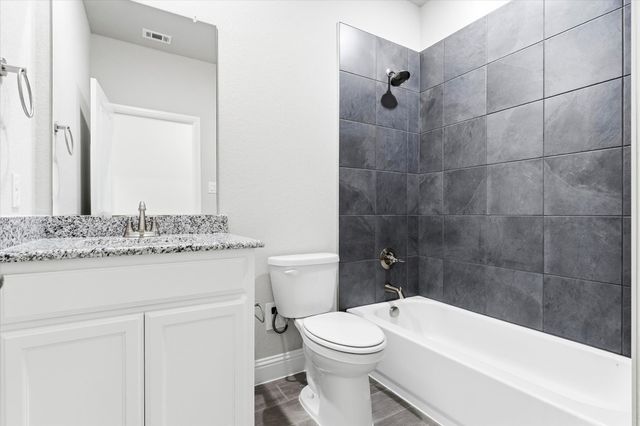 2110 Briarwood Drive, Bridgeport, TX 76426