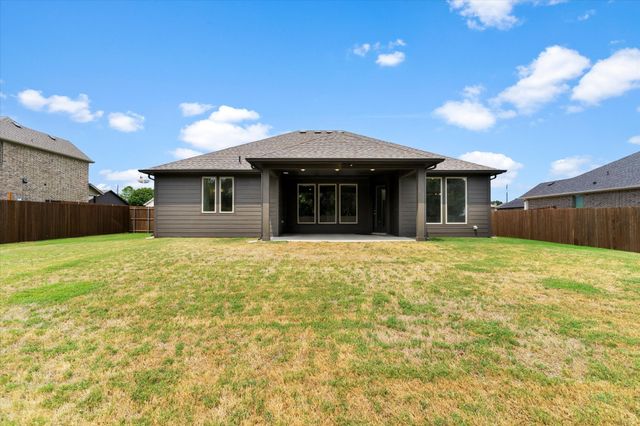2110 Briarwood Drive, Bridgeport, TX 76426