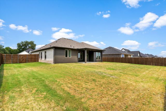 2110 Briarwood Drive, Bridgeport, TX 76426