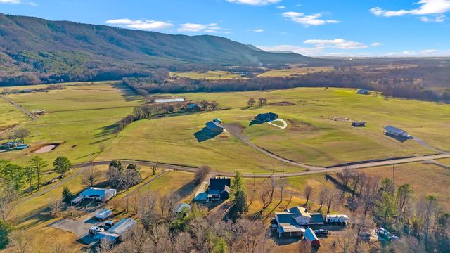 457 County Road 475, Etowah, TN 37331