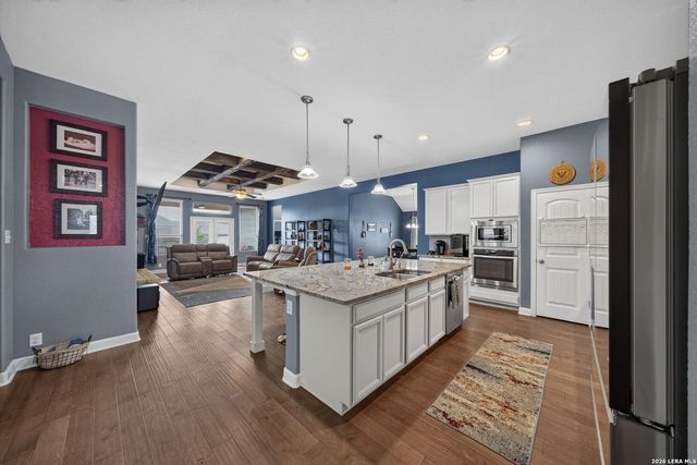 1510 Snowy Owl Dr, San Antonio, TX 78245