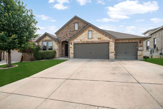 1510 Snowy Owl Dr, San Antonio, TX 78245