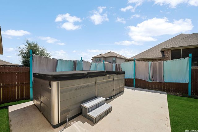 1510 Snowy Owl Dr, San Antonio, TX 78245