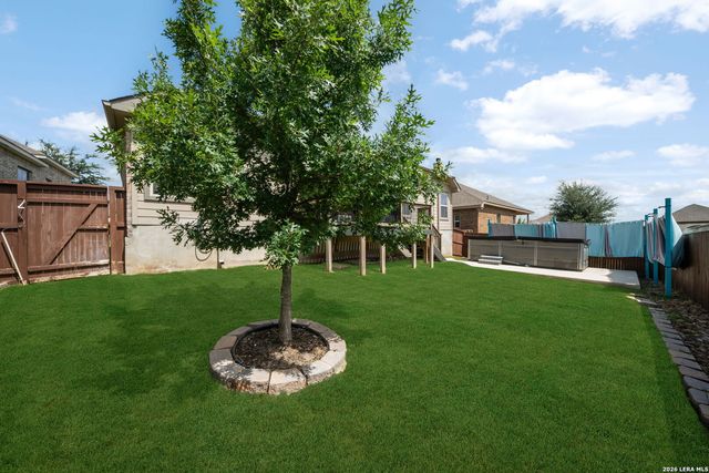 1510 Snowy Owl Dr, San Antonio, TX 78245