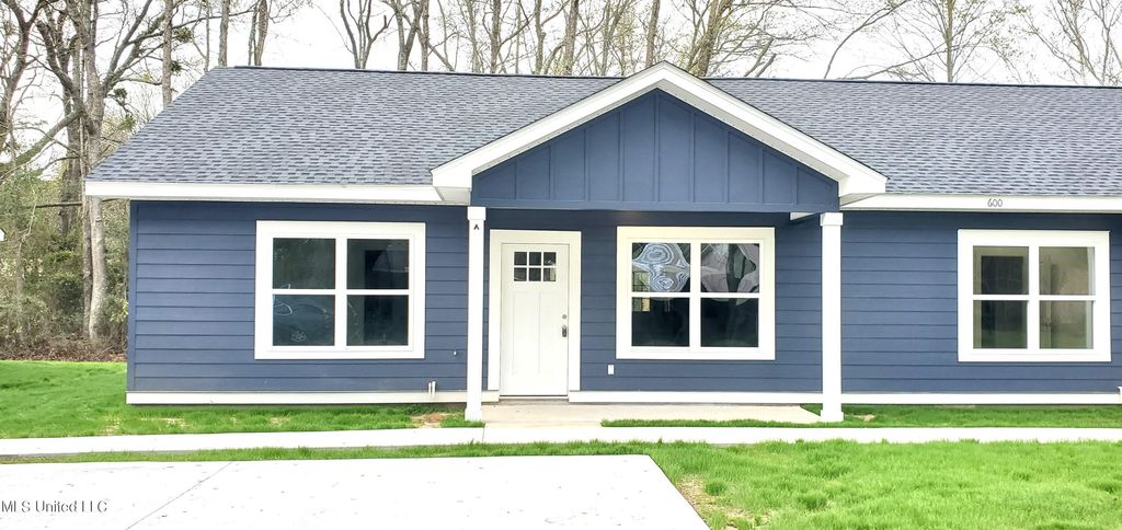 600 Bechtel Boulevard, A, Ocean Springs, MS 39564
