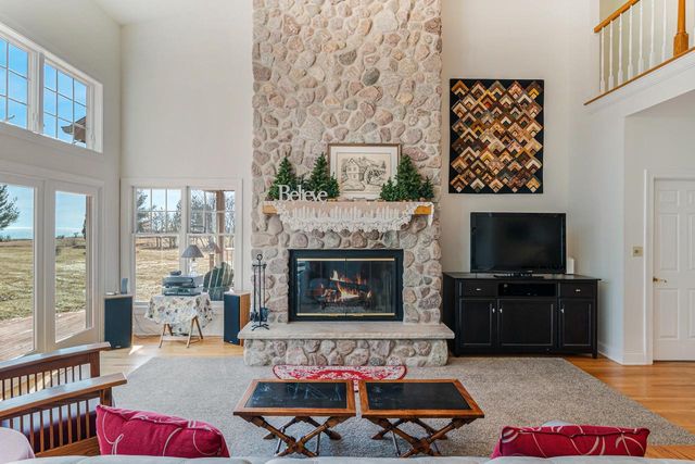 5001 S 10th STREET, Manitowoc, WI 54220