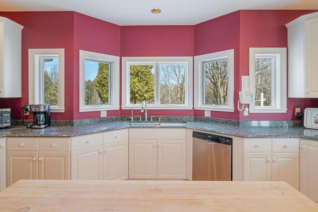 5001 S 10th STREET, Manitowoc, WI 54220