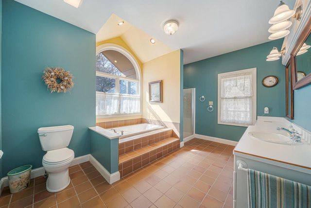 5001 S 10th STREET, Manitowoc, WI 54220