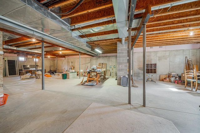 5001 S 10th STREET, Manitowoc, WI 54220