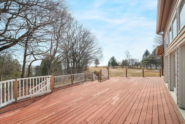 5001 S 10th STREET, Manitowoc, WI 54220