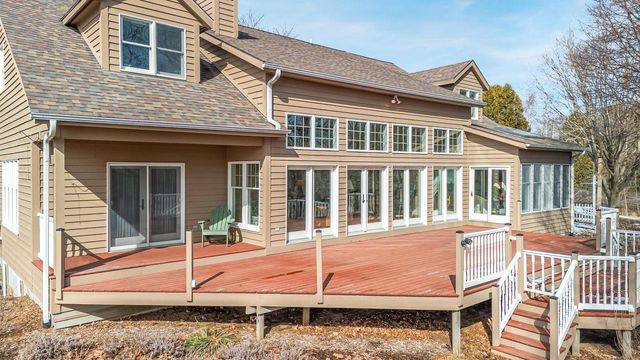 5001 S 10th STREET, Manitowoc, WI 54220