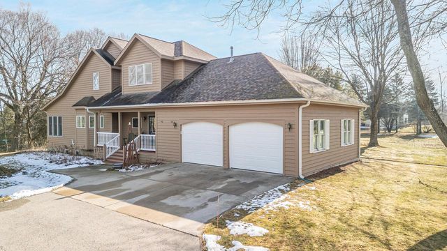 5001 S 10th STREET, Manitowoc, WI 54220