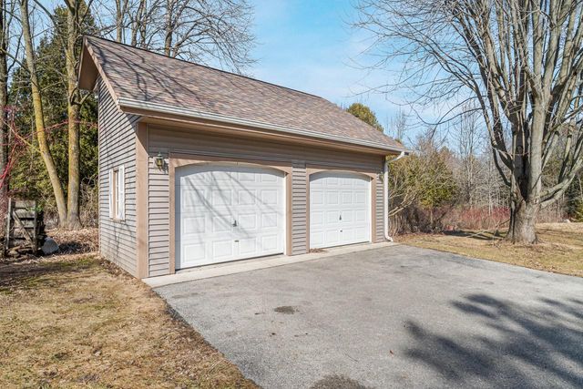 5001 S 10th STREET, Manitowoc, WI 54220