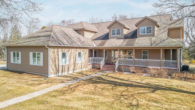 5001 S 10th STREET, Manitowoc, WI 54220