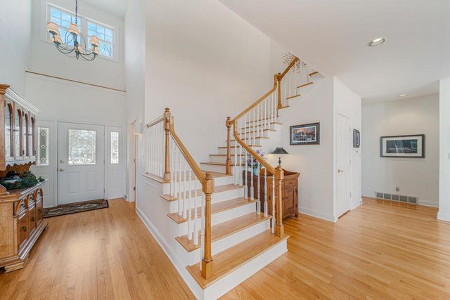 5001 S 10th STREET, Manitowoc, WI 54220