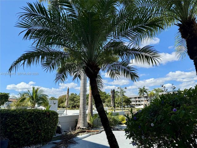 467 Golden Isles Dr 310, Hallandale Beach, FL 33009