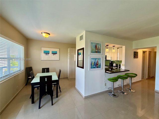 467 Golden Isles Dr 310, Hallandale Beach, FL 33009