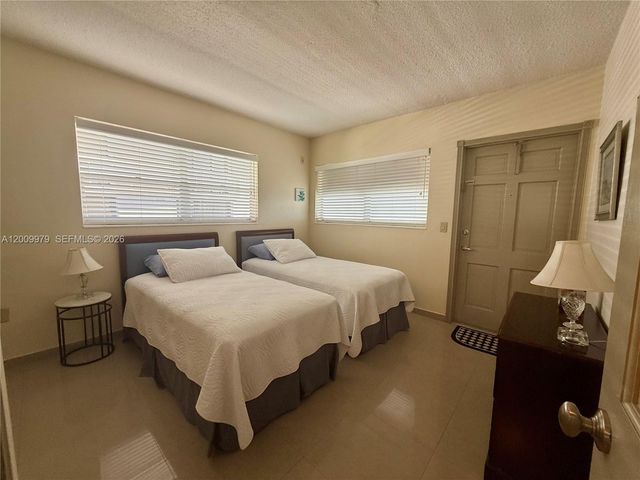 467 Golden Isles Dr 310, Hallandale Beach, FL 33009