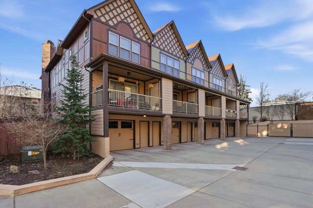 416 S Hemlock St, Spokane, WA 99201