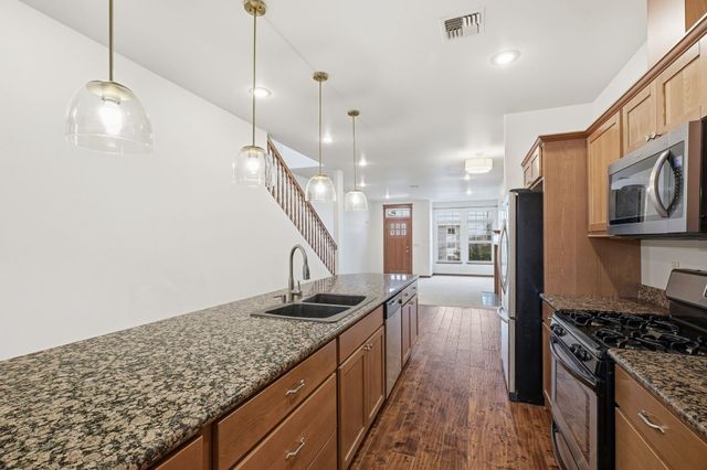 416 S Hemlock St, Spokane, WA 99201