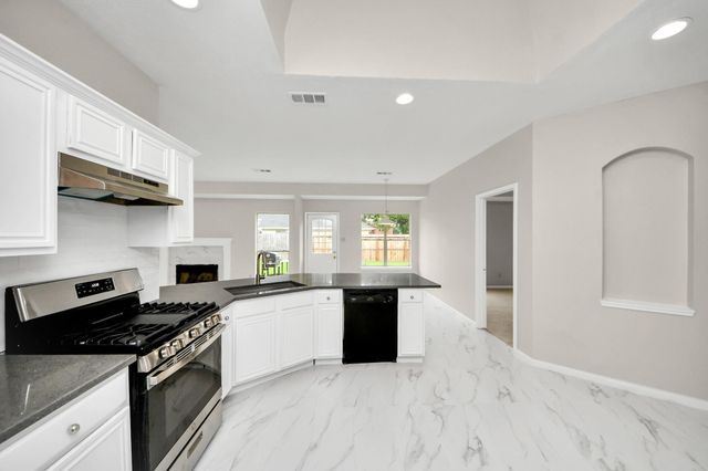 2810 Huntington Way, Pearland, TX 77584