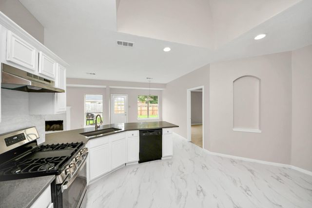 2810 Huntington Way, Pearland, TX 77584