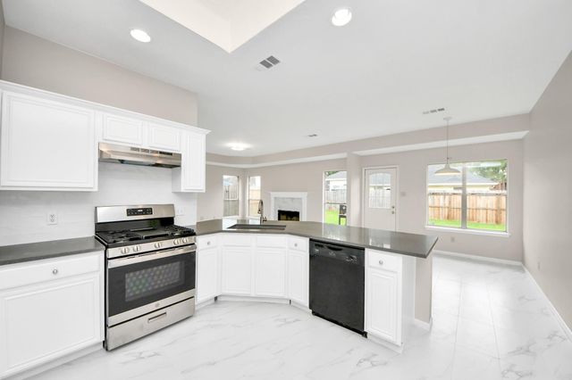 2810 Huntington Way, Pearland, TX 77584