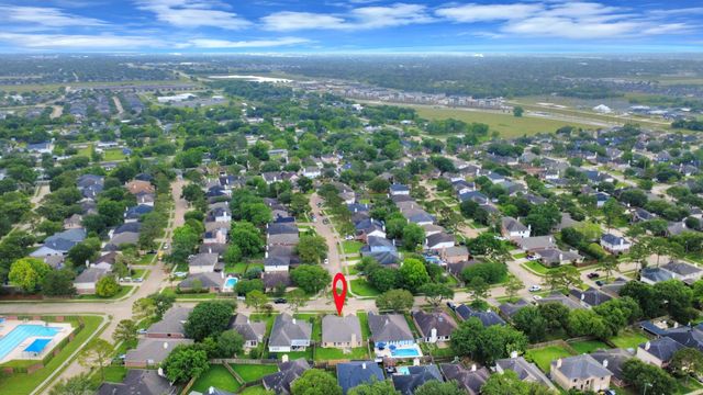2810 Huntington Way, Pearland, TX 77584