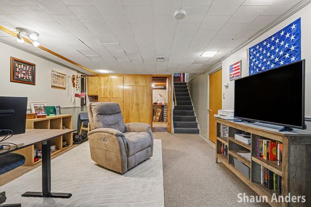 6892 Quincy Drive SW, Grand Rapids, MI 49548