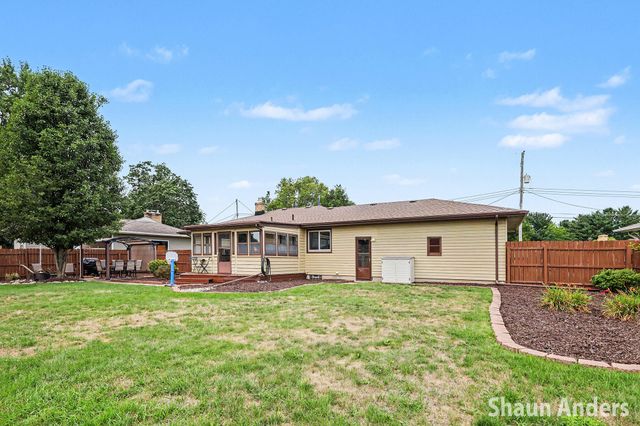 6892 Quincy Drive SW, Grand Rapids, MI 49548