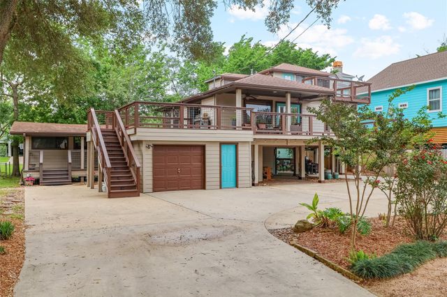 224 Clear Lake Road, Clear Lake Shores, TX 77565