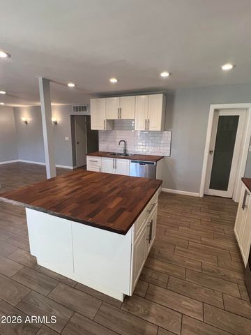 1115 E Whitton Avenue, Phoenix, AZ 85014